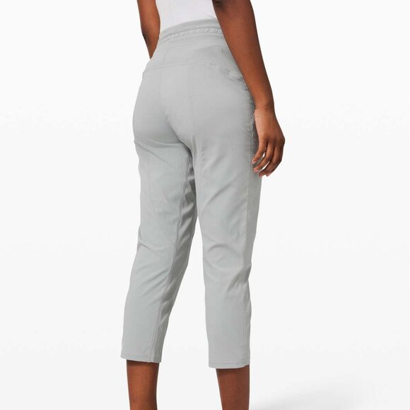 lululemon athletica Pants - Lululemon Size 2 Silver Drop Dance Studio Crop *25"